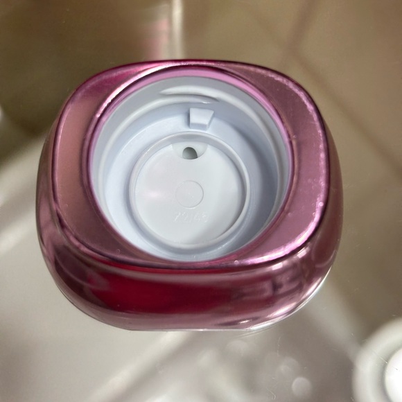 NIB BATH & BODY WORKS BODY LOTION! - Picture 4 of 6